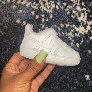 1c Nike Air Force (AF1)